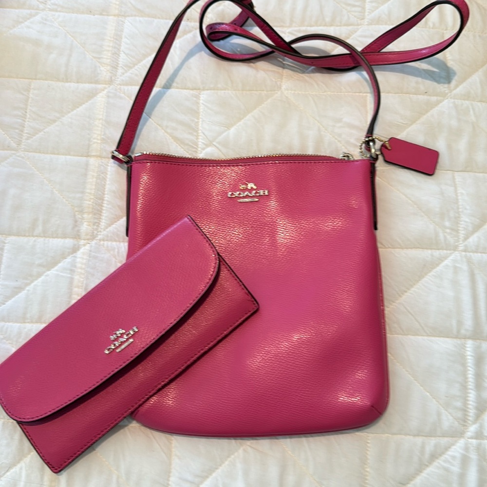 Coach bag purse and wallet pink great condition